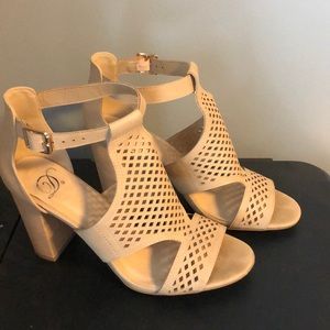 Tan block heel